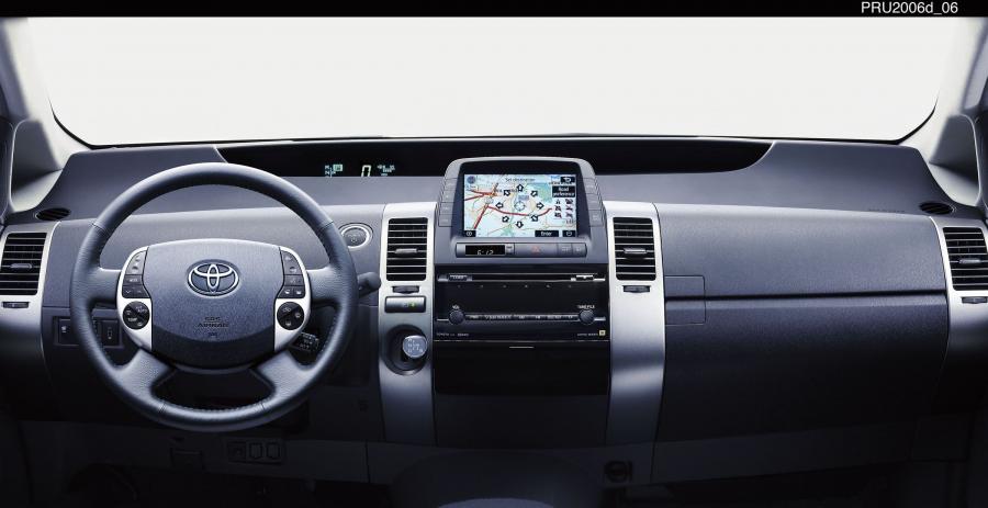  Toyota Prius 2004 года  (фото 10 из 48)